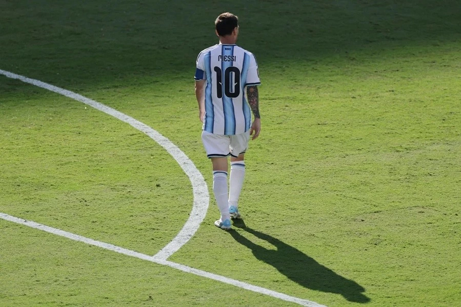 Messi bất lực trước sự hoàn hảo của Tây Ban Nha: El Pulga đã không thể tạo nên phép màu cuối cùng Messi bất lực trước sự hoàn hảo của Tây Ban Nha: El Pulga đã không thể tạo nên phép màu cuối cùng