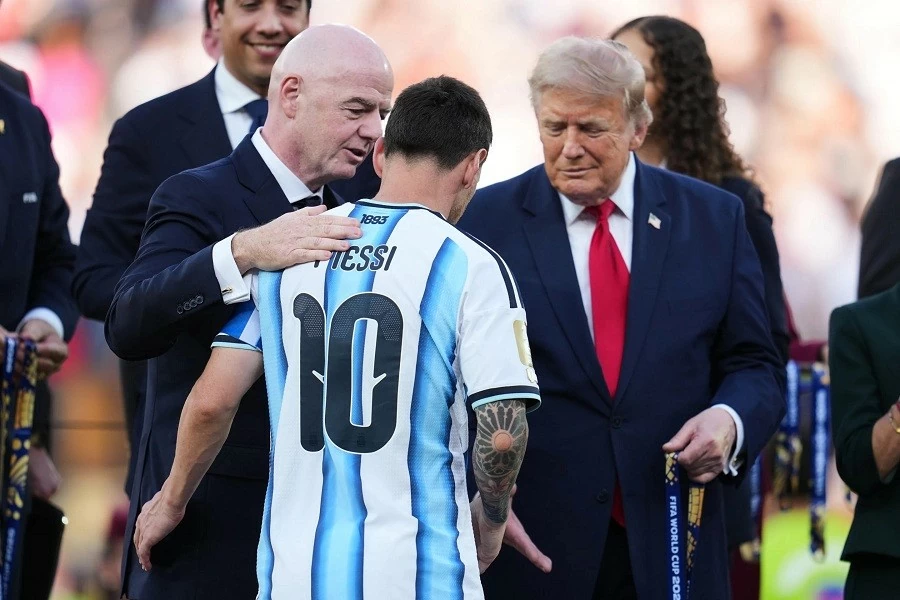 Messi bất lực trước sự hoàn hảo của Tây Ban Nha: El Pulga đã không thể tạo nên phép màu cuối cùng Messi bất lực trước sự hoàn hảo của Tây Ban Nha: El Pulga đã không thể tạo nên phép màu cuối cùng