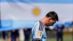Messi bất lực trước sự hoàn hảo của Tây Ban Nha: El Pulga đã không thể tạo nên phép màu cuối cùng