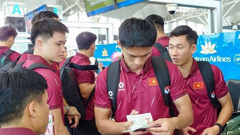 Đội tuyển Việt Nam lên đường sang Thái Lan, chuẩn bị đá trận ra quân ASEAN Championship 2026