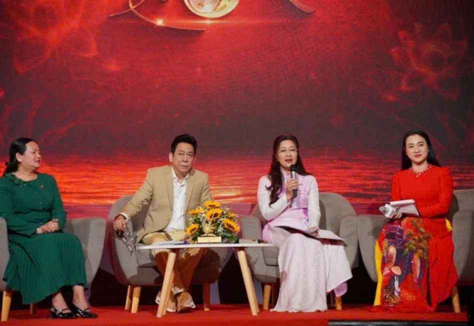 Chuông vàng vọng cổ bước sang tuổi 21, mở rộng cơ hội cho tài năng trẻ Chuông vàng vọng cổ bước sang tuổi 21, mở rộng cơ hội cho tài năng trẻ