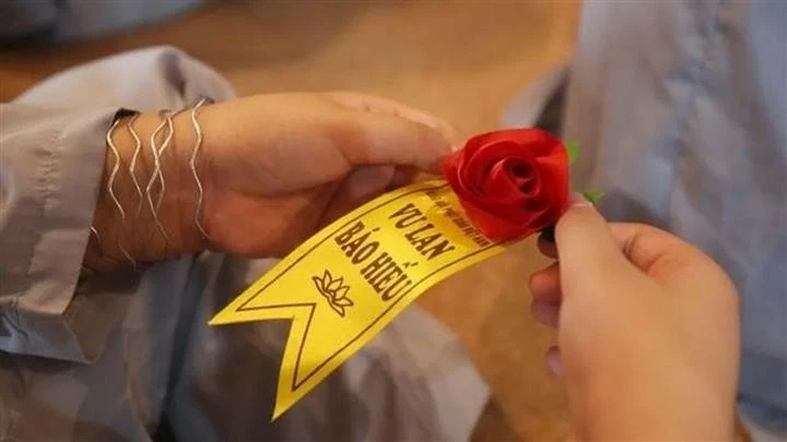 Lễ Vu Lan: Giáo hội Phật giáo Việt Nam yêu cầu tăng ni tích cực tham gia công tác đền ơn đáp nghĩa Lễ Vu Lan: Giáo hội Phật giáo Việt Nam yêu cầu tăng ni tích cực tham gia công tác đền ơn đáp nghĩa