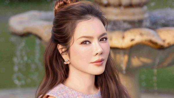 Sao Việt: Lý Nhã Kỳ rạng rỡ đón tuổi mới, hé lộ chuyện lên xe hoa