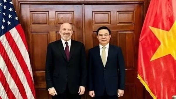 Vietnam, US discuss measures to deepen economic and trade cooperation: Minister Le Manh Hung