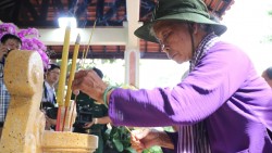 Cuộc đoàn viên của ký ức và nghĩa tình