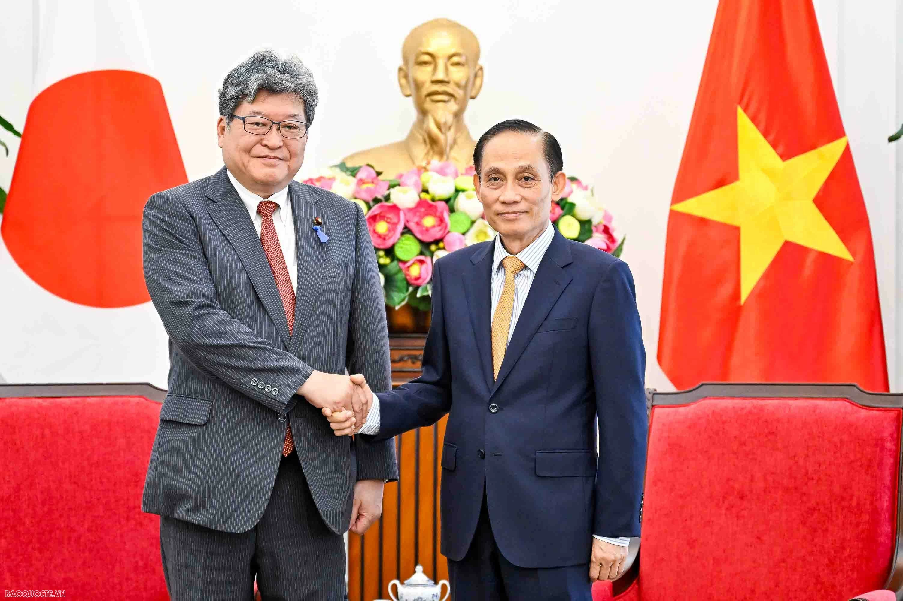 Ủy viên Bộ Chính trị, Bộ trưởng Ngoại giao Lê Hoài Trung đã tiếp Ngài Hagiuda Koichi, Quyền Tổng Thư ký, cùng đoàn đại biểu cấp cao Đảng Dân chủ Tự do Nhật Bản (LDP). (Ảnh: Nguyễn Hồng) BTNG
