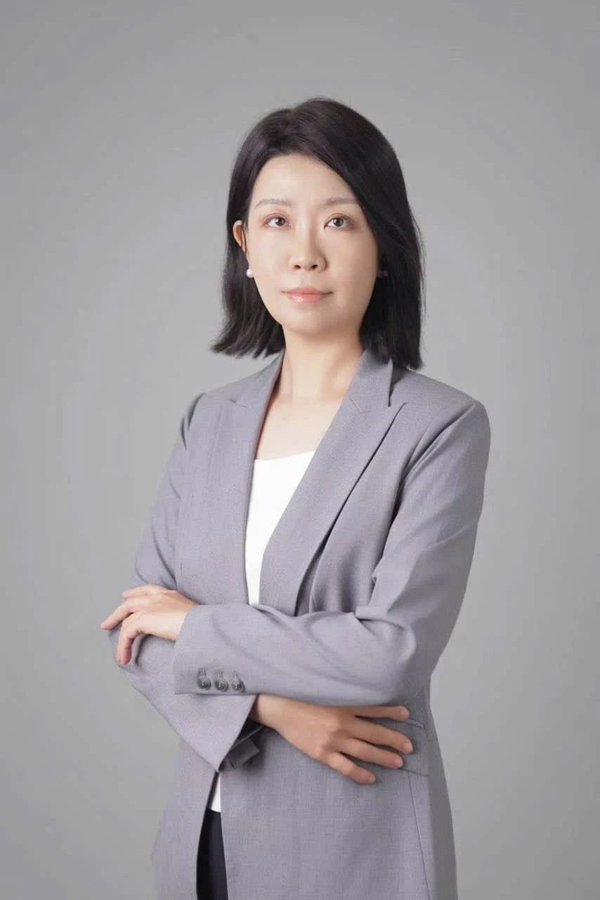 Giáo sư Lưu Nhược Nam hiện đang giảng dạy tại Đại học Ngoại thương Bắc Kinh (Trung Quốc). Giáo sư Lưu Nhược Nam hiện đang giảng dạy tại Đại học Ngoại thương Bắc Kinh (Trung Quốc).