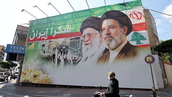 Tổng thống Iran hé lộ việc liên lạc với Lãnh tụ tối cao