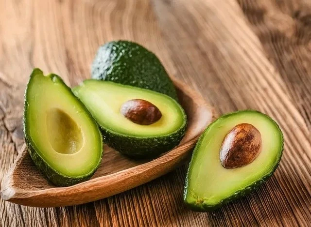 Bổ sung quả bơ vào bữa ăn hằng ngày để bảo vệ sức khỏe tim mạch
