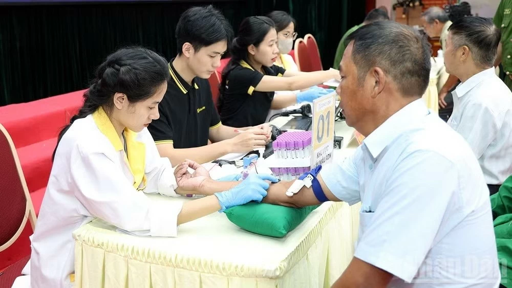 Công an Tuyên Quang mở đợt cao điểm thu nhận mẫu ADN thân nhân liệt sĩ
