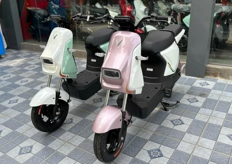 VinFast Amio S2 được phát triển từ nền tảng của Amio và Amio S nhưng có nhiều thay đổi về ngoại hình để tạo dấu ấn riêng. VinFast Amio S2 được phát triển từ nền tảng của Amio và Amio S nhưng có nhiều thay đổi về ngoại hình để tạo dấu ấn riêng.