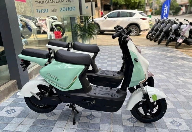 Amio S2 thuộc nhóm phương tiện không yêu cầu giấy phép lái xe. Amio S2 thuộc nhóm phương tiện không yêu cầu giấy phép lái xe.