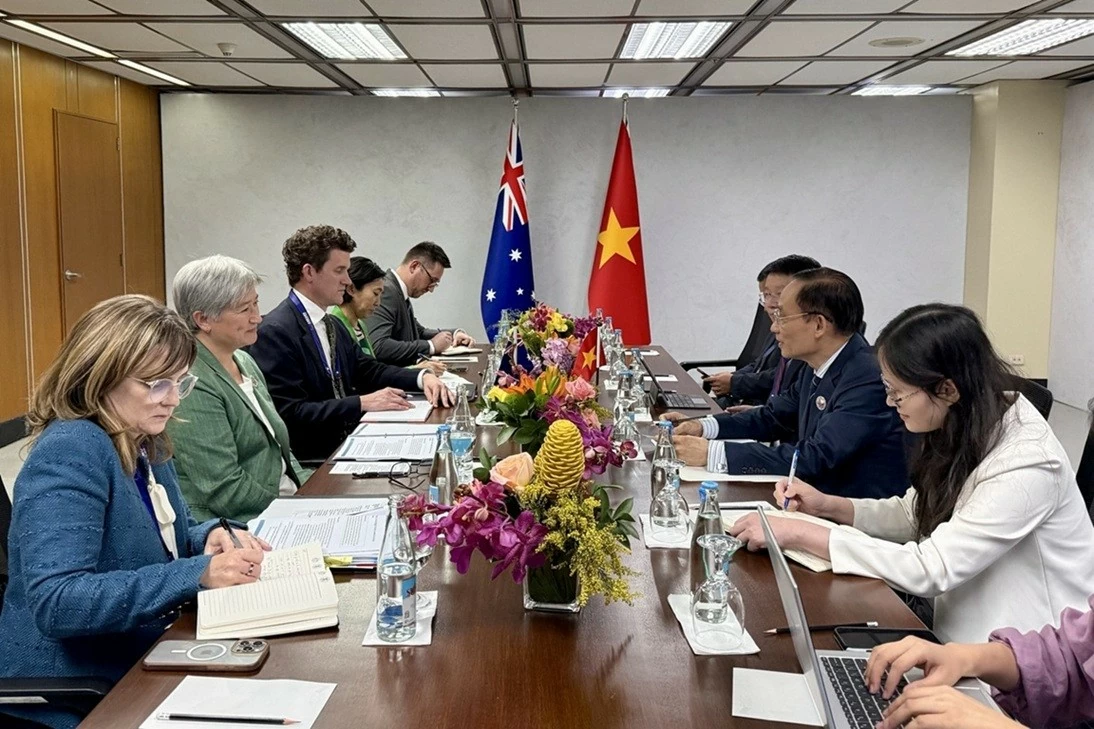 Bộ trưởng Ngoại giao Lê Hoài Trung gặp Bộ trưởng Ngoại giao Australia Penny Wong