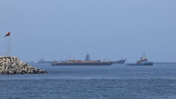 Houthi tấn công hai tàu chở dầu của Saudi Arabia trên Biển Đỏ