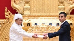 Đại sứ Nguyễn Anh Đức trình Quốc thư lên Tổng thống Myanmar