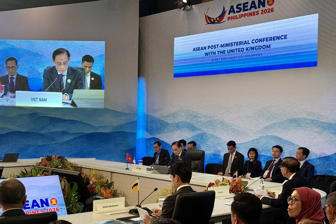 Bộ trưởng Ngoại giao Lê Hoài Trung đồng chủ trì Hội nghị Bộ trưởng Ngoại giao ASEAN-Anh và gặp Bộ trưởng Ngoại giao Vương quốc Anh Ed Miliband