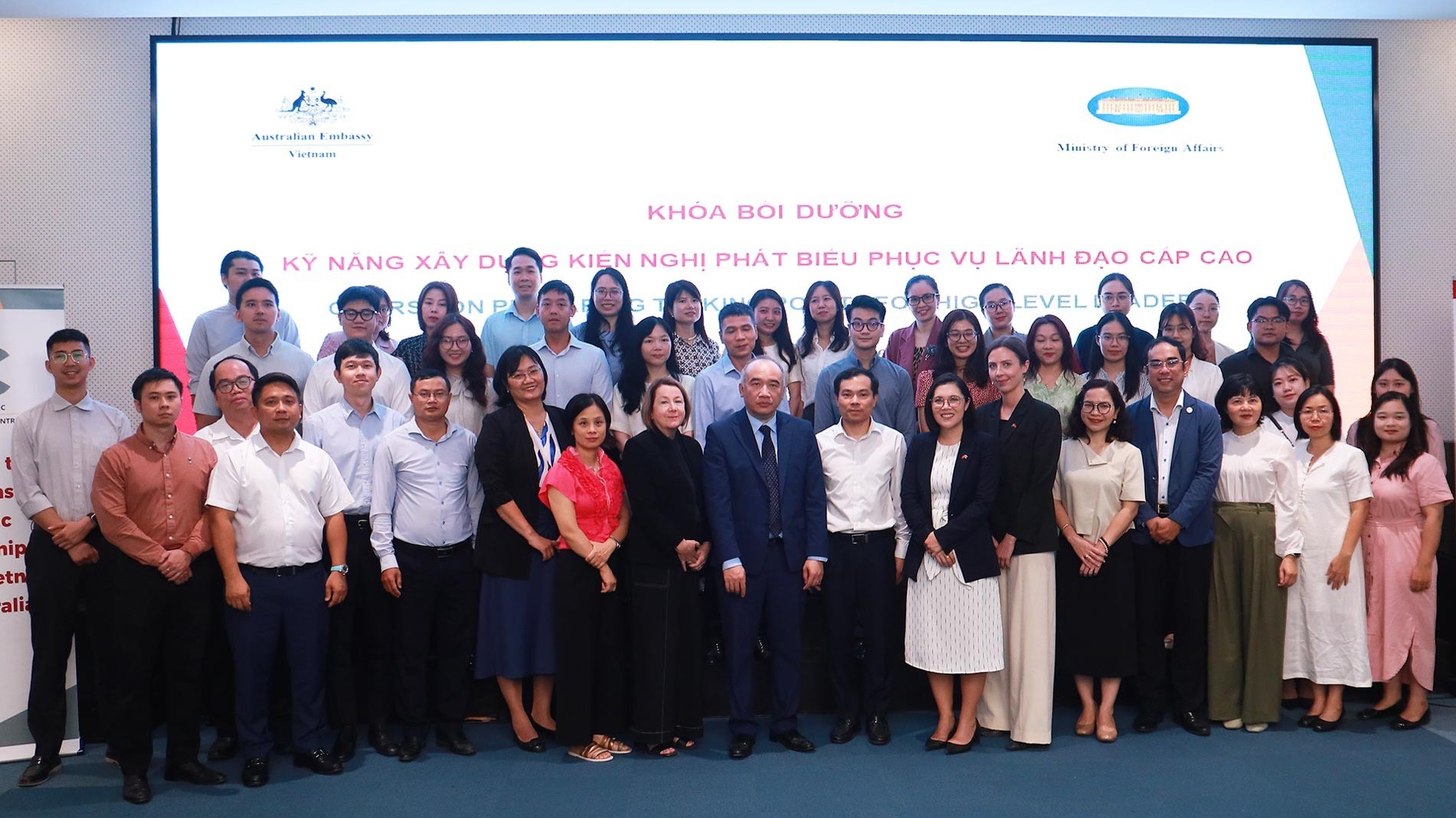 Nâng cao kỹ năng xây dựng kiến nghị phát biểu phục vụ lãnh đạo cấp cao, chuẩn bị cho APEC 2027
