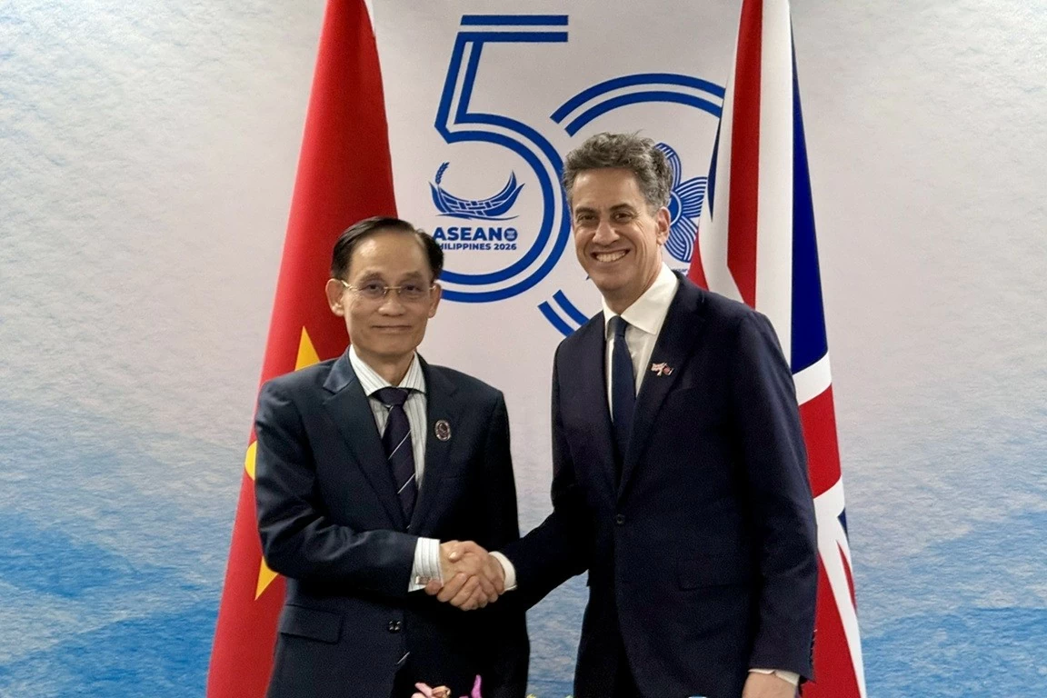 Bộ trưởng Ngoại giao Lê Hoài Trung đồng chủ trì Hội nghị Bộ trưởng Ngoại giao ASEAN-Anh và gặp Bộ trưởng Ngoại giao Vương quốc Anh Ed Miliband