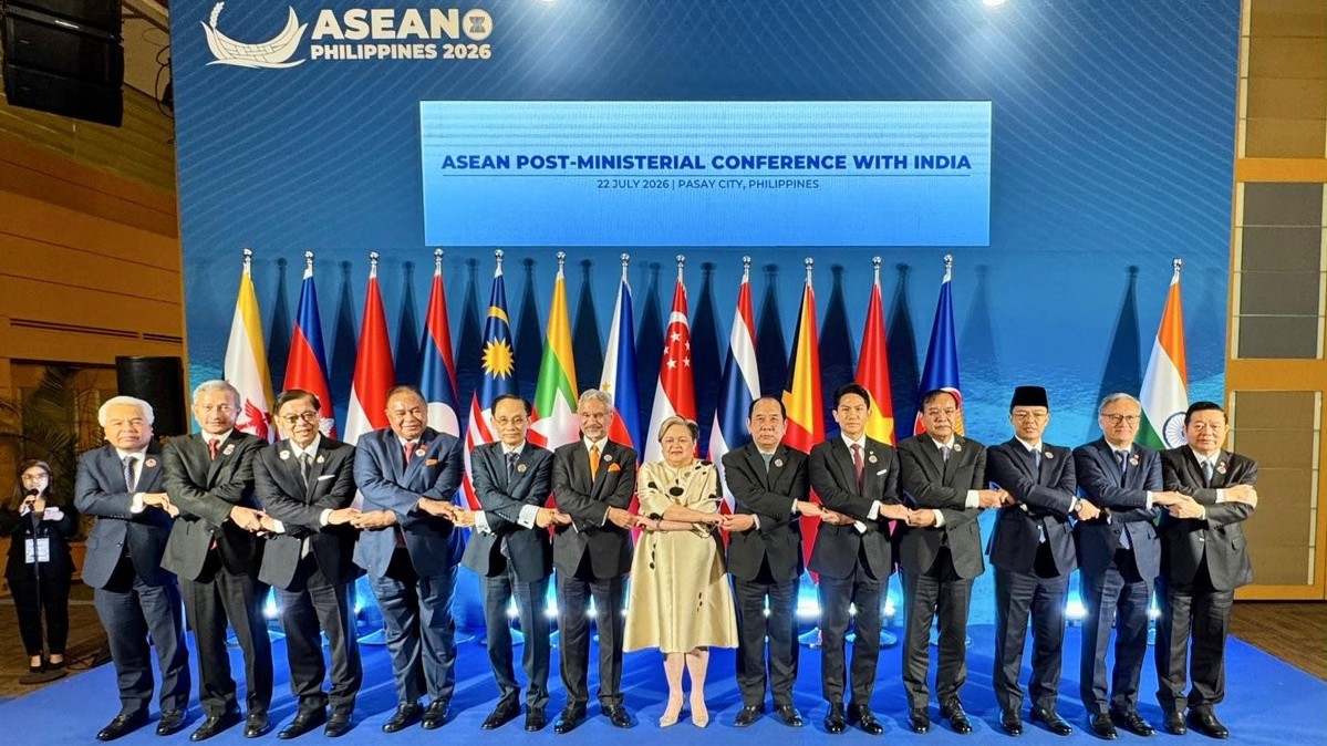 Chủ động cầm lái đưa ‘con tàu’ ASEAN vượt sóng