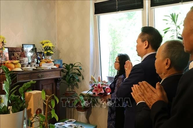 Ấm tình tri ân các gia đình liệt sĩ tại Đức