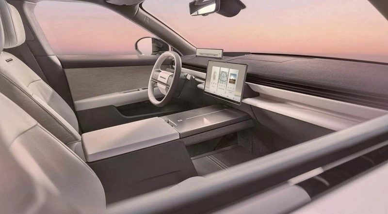 Khoang nội thất của Range Rover GT được thiết kế theo triết lý tối giản quen thuộc nhưng hiện đại hơn. Khoang nội thất của Range Rover GT được thiết kế theo triết lý tối giản quen thuộc nhưng hiện đại hơn.