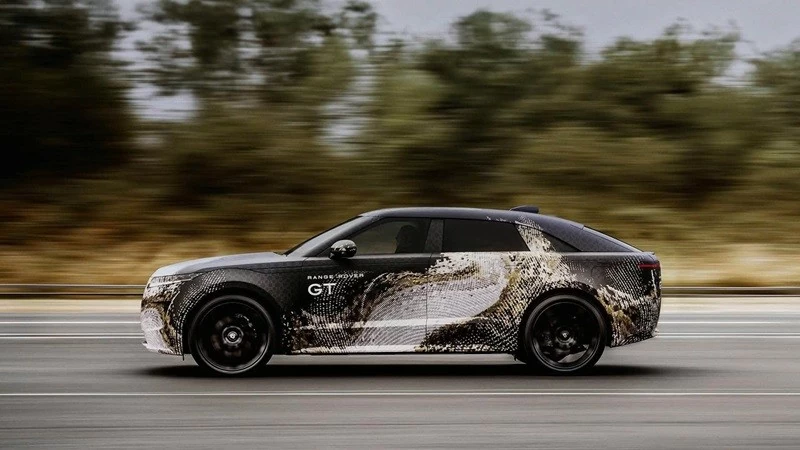 Range Rover GT được dự đo&aacute;n sẽ sở hữu tỷ lệ th&acirc;n xe mang phong c&aacute;ch coupe với phần mui vuốt thấp.