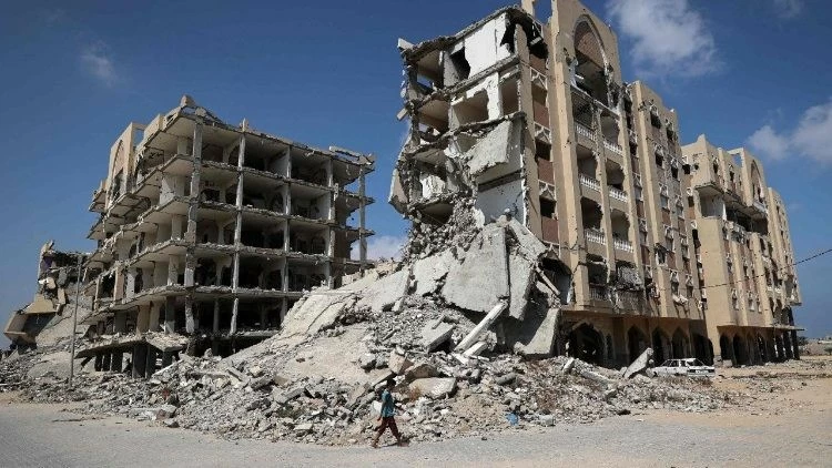 Quang cảnh đổ nát tại Dải Gaza sau hơn hai năm xung đột. Theo các tổ chức quốc tế, chi phí phục hồi vùng lãnh thổ này được ước tính lên tới 71,4 tỷ USD. (Nguồn: Vatican News)