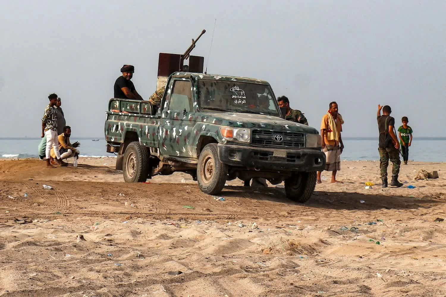 Đặc phái viên Liên hợp quốc về Yemen Hans Grundberg cảnh báo các cuộc tấn công mới của lực lượng Houthi trên Biển Đỏ có thể đẩy Yemen trở lại vòng xoáy xung đột. (Nguồn: Foregin Policy) Đặc phái viên Liên hợp quốc về Yemen Hans Grundberg cảnh báo các cuộc tấn công mới của lực lượng Houthi trên Biển Đỏ có thể đẩy Yemen trở lại vòng xoáy xung đột. (Nguồn: Foregin Policy)