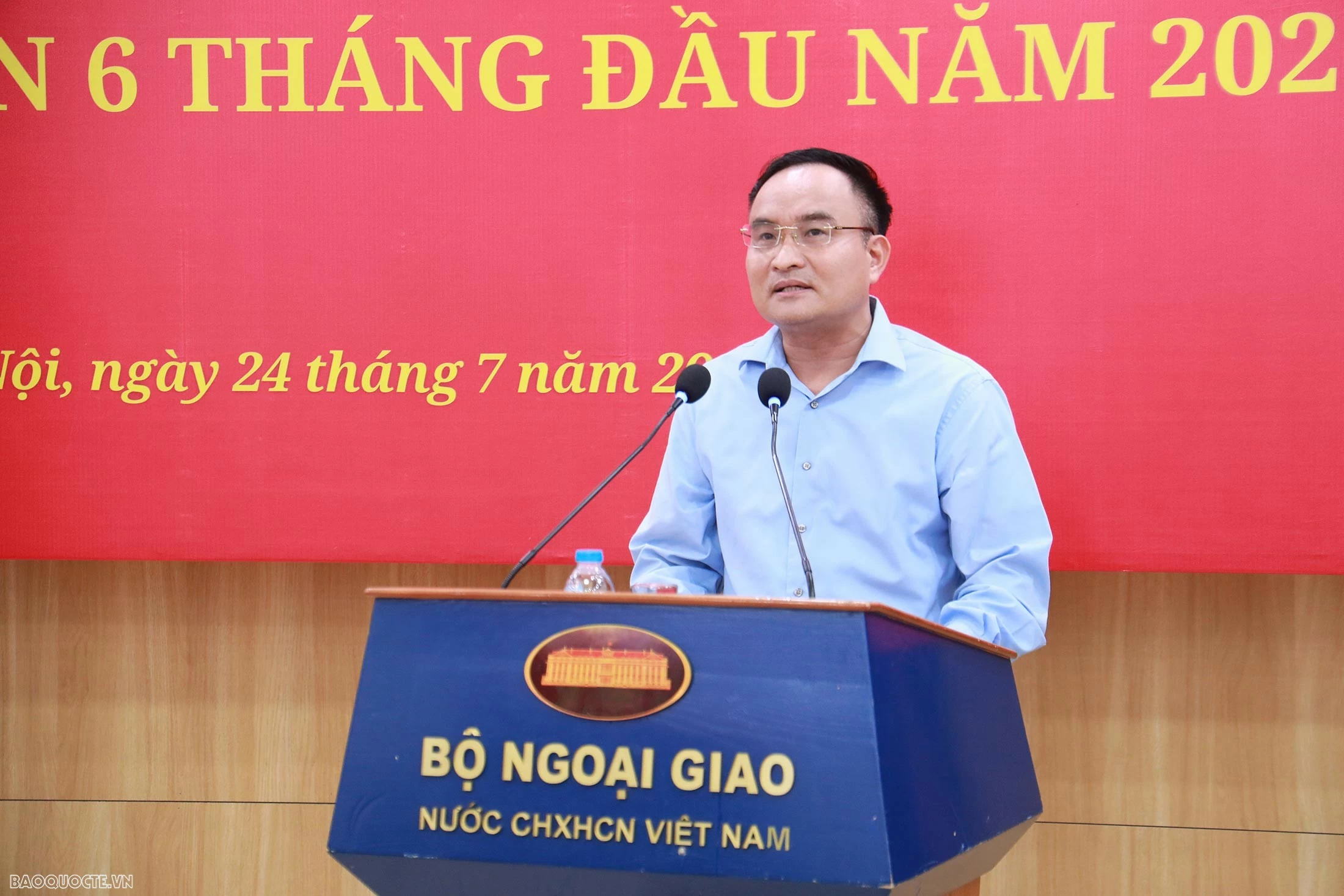 PGS.TS Lê Đình Tĩnh, Ủy viên Ban chấp hành Đảng bộ, Vụ trưởng Vụ Chính sách đối ngoại trình bày chuyên đề luận về PGS.TS Lê Đình Tĩnh, Ủy viên Ban chấp hành Đảng bộ, Vụ trưởng Vụ Chính sách đối ngoại trình bày chuyên đề luận về
