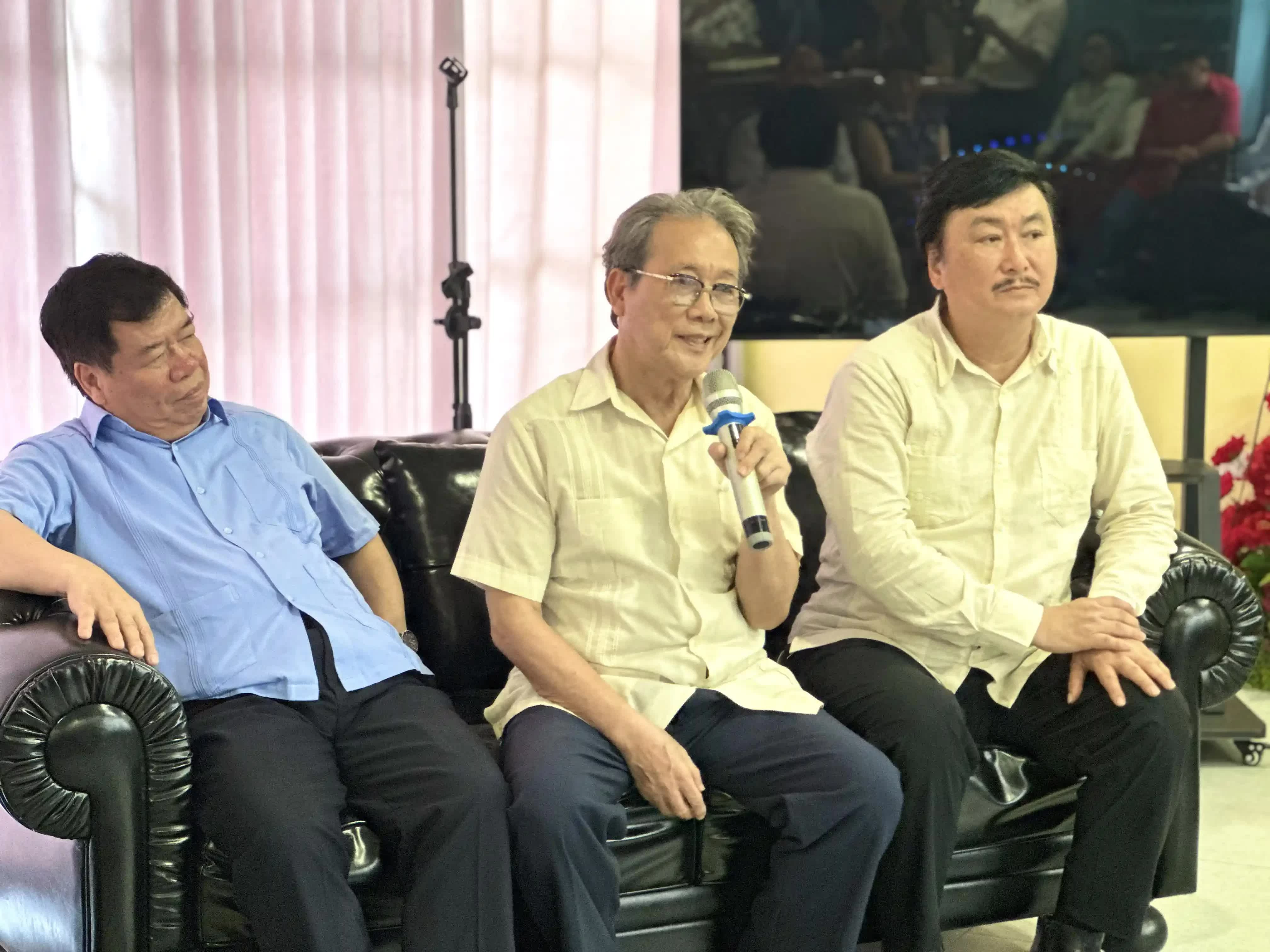 Nguyên Đại sứ Việt Nam tại Cuba Vũ Chí Công kể lại những kỷ niệm sâu sắc về nữ anh hùng Melba Hernández trong những năm công tác tại La Habana. (Ảnh: Trung Anh) Nguyên Đại sứ Việt Nam tại Cuba Vũ Chí Công kể lại những kỷ niệm sâu sắc về nữ anh hùng Melba Hernández trong những năm công tác tại La Habana. (Ảnh: Trung Anh)