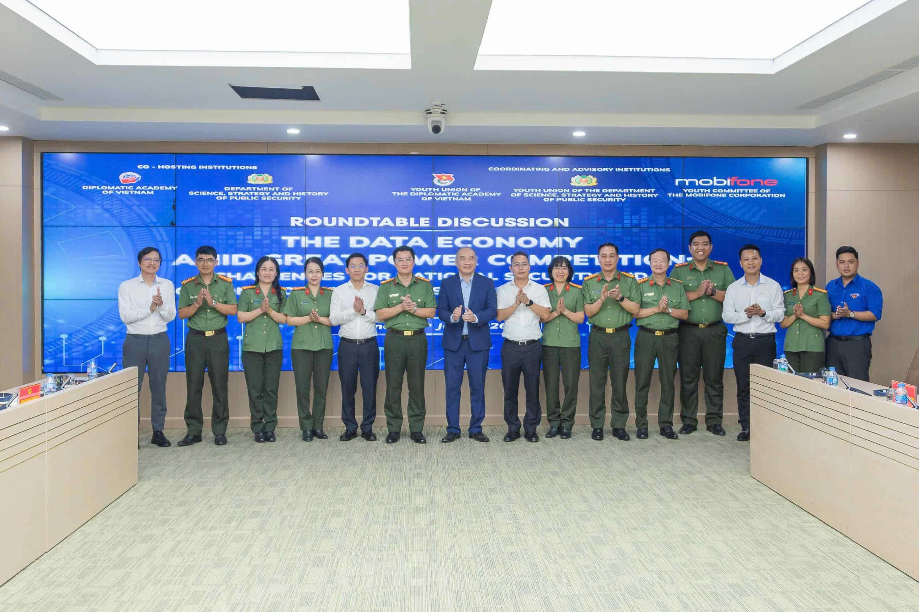 Dữ liệu - dầu mỏ của thời đại số: Thách thức an ninh quốc gia từ cuộc cạnh tranh dữ liệu giữa các nước lớn
