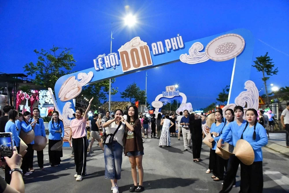 Quảng Ngãi lần đầu tiên tổ chức lễ hội tôn vinh giá trị của don An Phú Quảng Ngãi lần đầu tiên tổ chức lễ hội tôn vinh giá trị của don An Phú