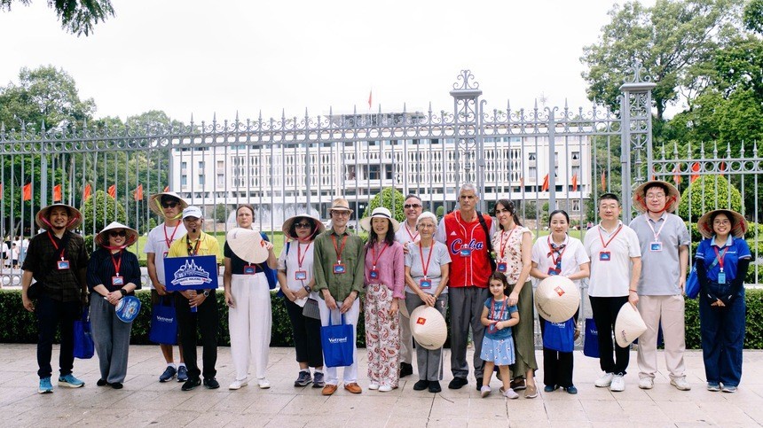 Đại diện các cơ quan lãnh sự nước ngoài trải nghiệm chiều sâu văn hóa, lịch sử của TP. Hồ Chí Minh qua từng bước chân