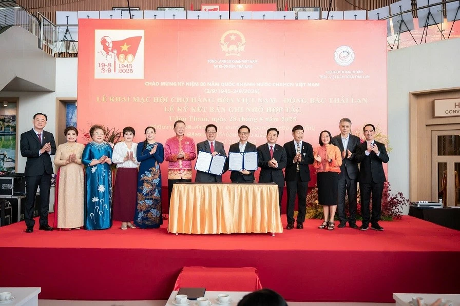 Công tác cộng đồng - Điểm tựa vững chắc phát huy vai trò cầu nối của kiều bào