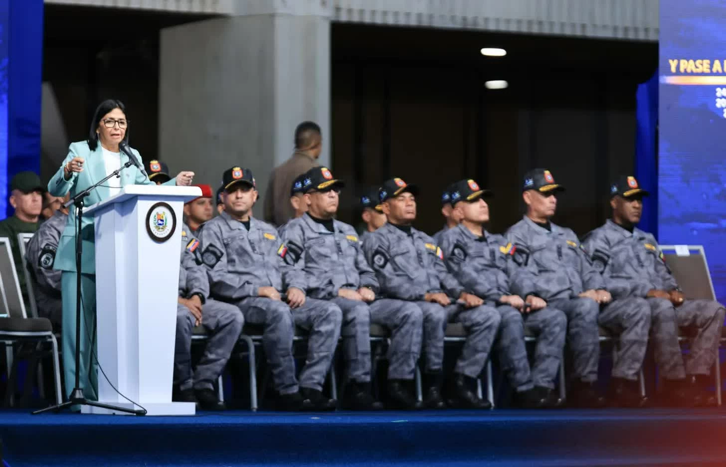 Venezuela cải tổ bộ máy chỉ huy quân đội, giữ nguyên Bộ trưởng Quốc phòng. (Nguồn: Văn phòng Tổng thống Venezuela) Venezuela cải tổ bộ máy chỉ huy quân đội, giữ nguyên Bộ trưởng Quốc phòng. (Nguồn: Văn phòng Tổng thống Venezuela)