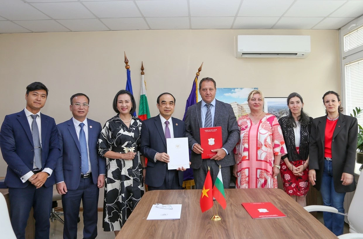 Việt Nam-Bulgaria mở rộng hợp tác trong đào tạo, nghiên cứu y khoa và dược phẩm