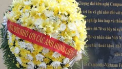 Lễ dâng hương kỷ niệm 79 năm Ngày Thương binh - Liệt sĩ tại thủ đô Phnom Penh, Campuchia