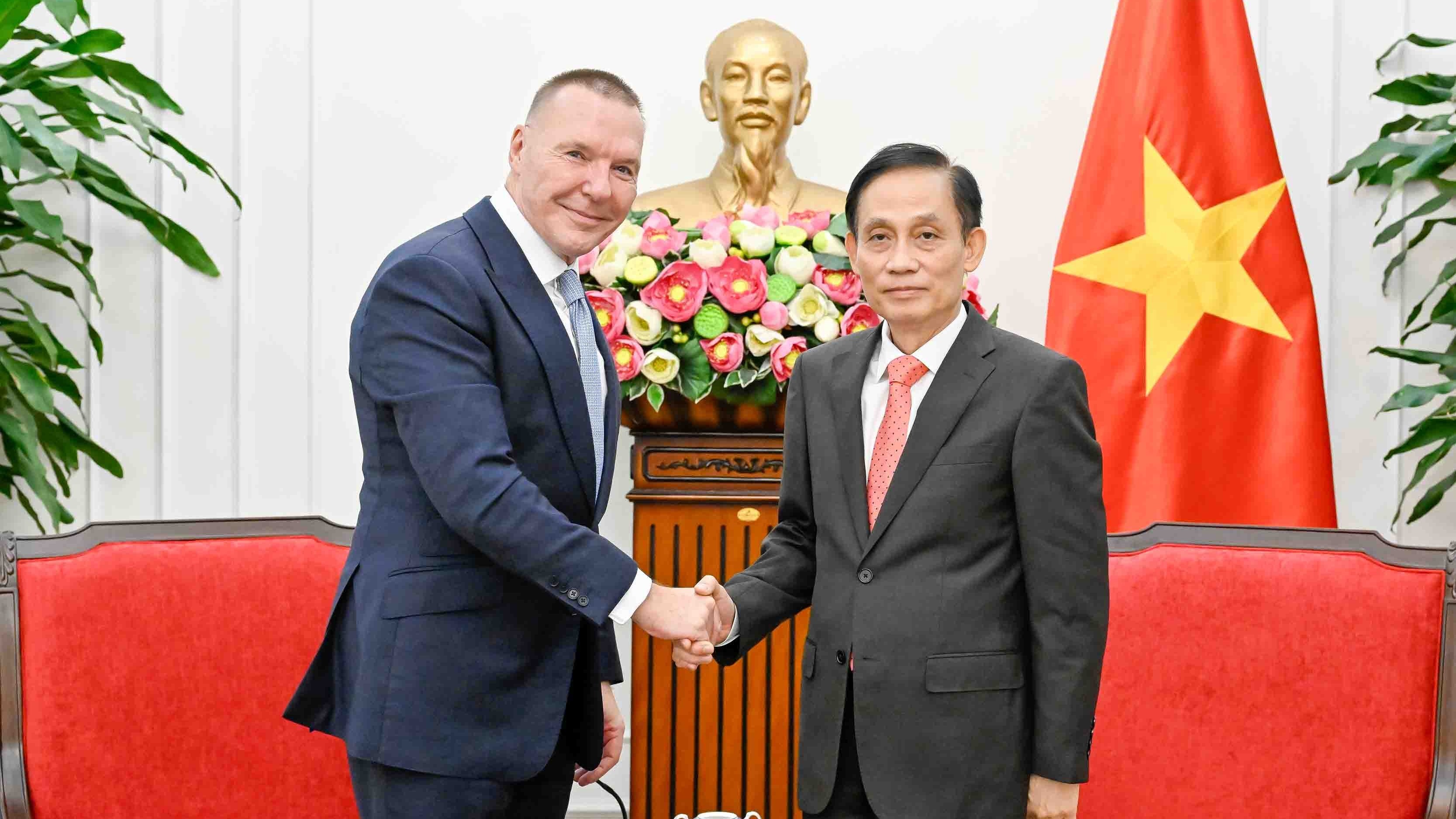 Bộ trưởng Ngoại giao Lê Hoài Trung tiếp Chủ tịch Toàn cầu Tập đoàn DMG Events
