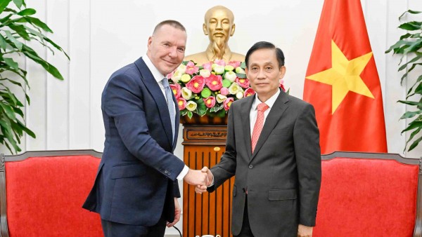 Bộ trưởng Ngoại giao Lê Hoài Trung tiếp Chủ tịch Toàn cầu Tập đoàn DMG Events