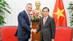 Bộ Ngoại giao Lê Hoài Trung tiếp Chủ tịch Toàn cầu Tập đoàn DMG Events