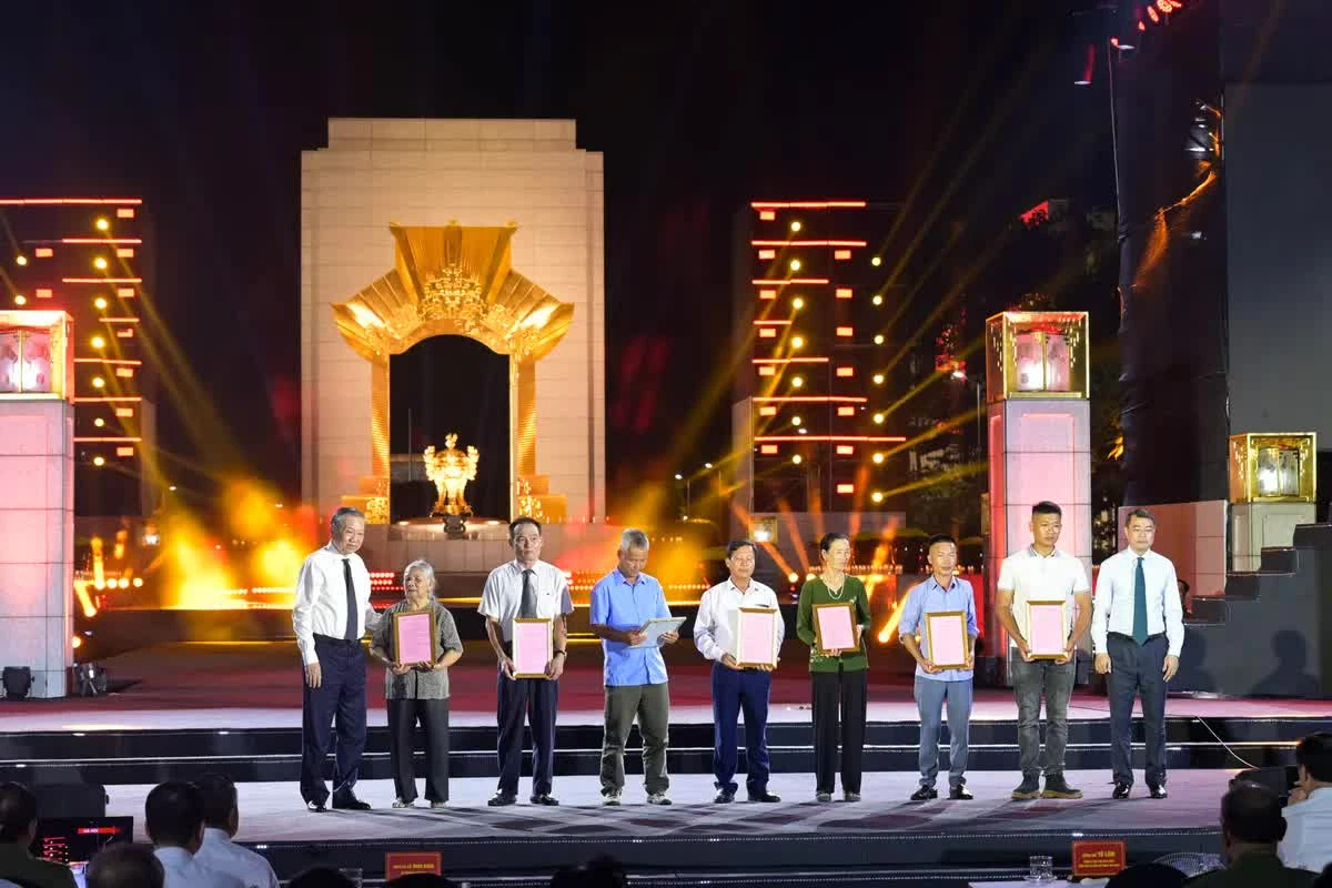 ‘Sao sáng dẫn đường’: Hành trình tri ân viết tiếp câu chuyện hòa bình