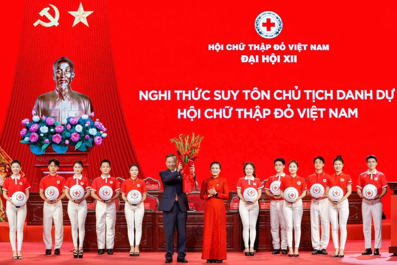 Đại hội đã thực hiện nghi thức đề cử Tổng Bí thư, Chủ tịch nước Tô Lâm giữ cương vị Chủ tịch danh dự Hội Chữ thập đỏ Việt Nam, nhiệm kỳ 2026-2031.
