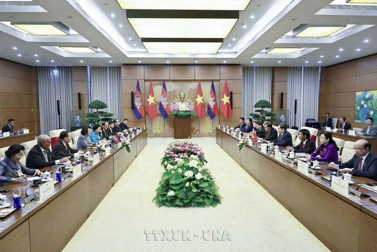 Chủ tịch Quốc hội Trần Thanh Mẫn hội đàm với Chủ tịch Quốc hội Campuchia Samdech Khuon Sudary. (Nguồn: TTXVN)