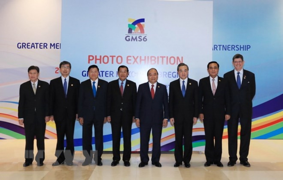 khai mac trien lam anh 25 nam hop tac tieu vung mekong mo rong