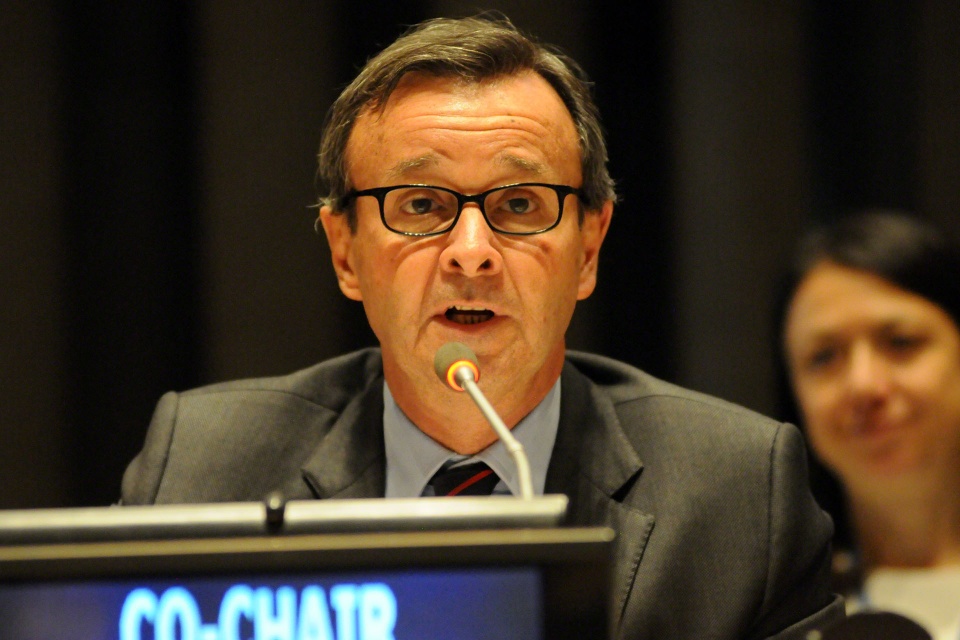 lhq mo rong danh sach cam van vu khi thong thuong doi voi trieu tien