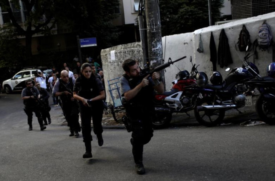 am anh cuoc chien chong ma tuy khoc liet tren duong pho rio de janeiro