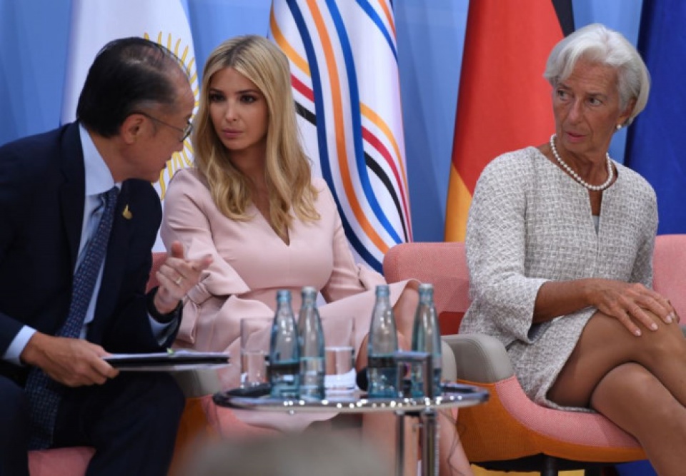 ivanka trump bi chi trich vi thay cha du hop g20