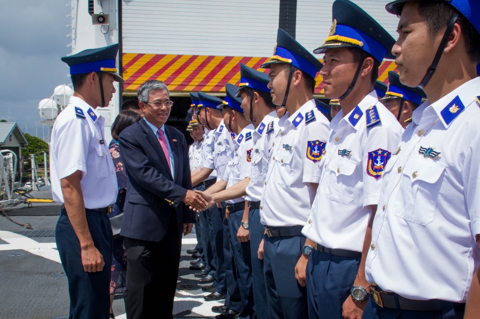 dai su viet nam tham quan doi my tai hawaii