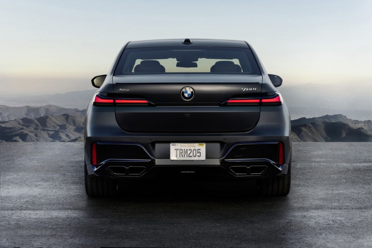 BMW 7-Series 2023 ra mắt với màn lột xác toàn diện