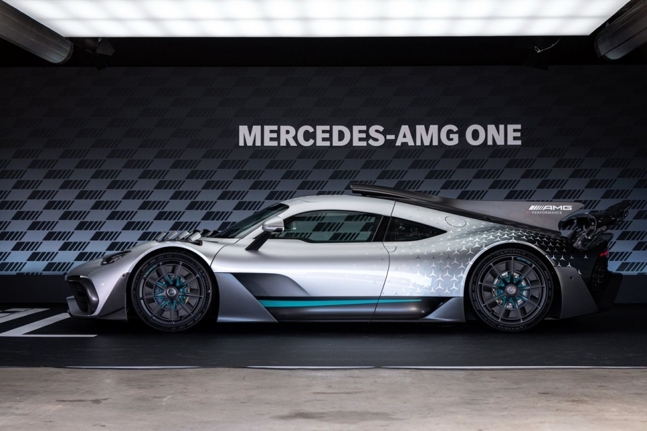 Cận cảnh chi tiết Mercedes-AMG One 2023 ra mắt, công suất 1.049 mã lực